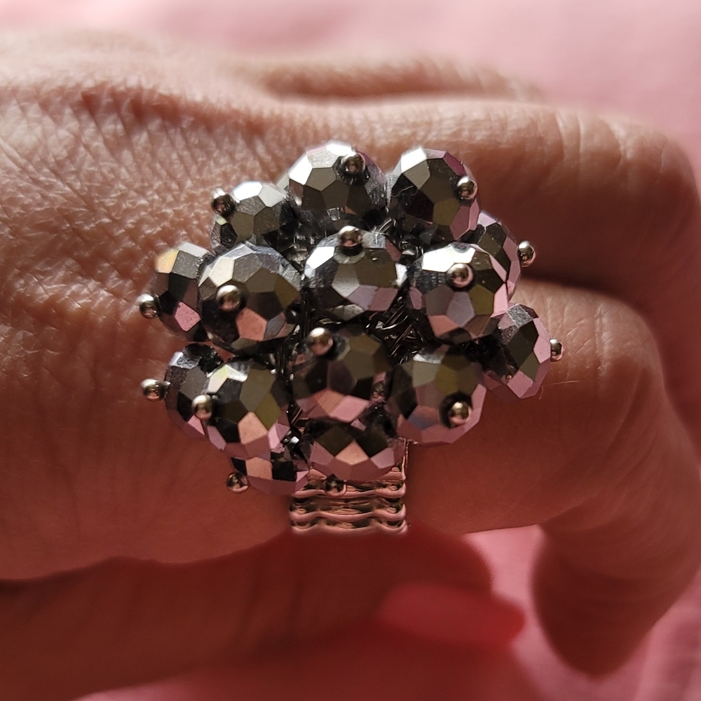 EUC Faseted Cocktail Beaded Fashion Ring